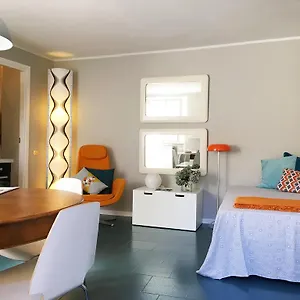 Molly's Apartment Como